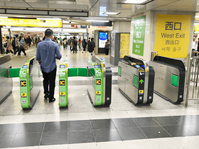 JR新宿駅 西口改札